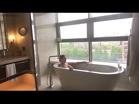 ❤️ Valtava babe runkkaa intohimoisesti pilluaan kylpyhuoneessa ❌ Porno at fi.sexafinkarasskaz.ru ❤